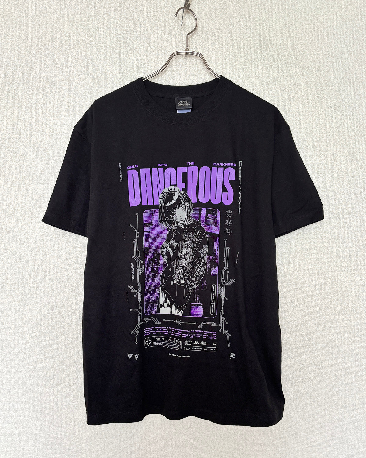 DANGEROUS GIRL TEE