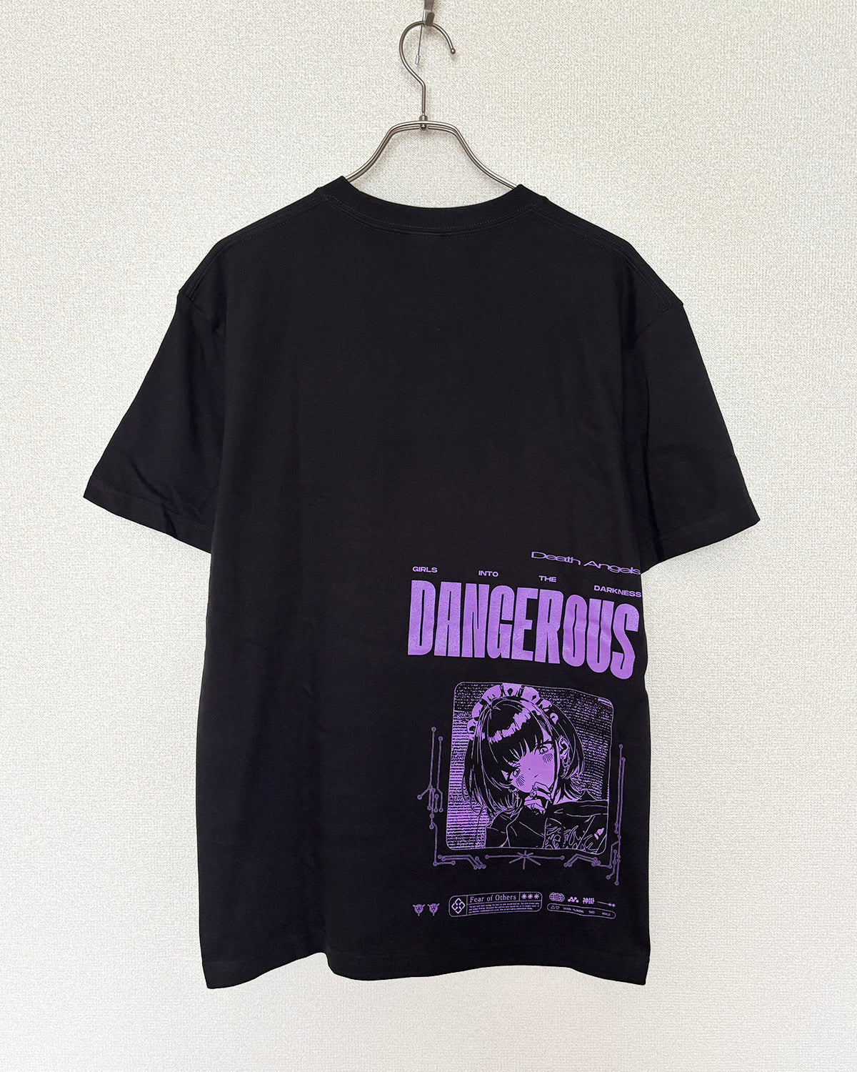 DANGEROUS GIRL TEE