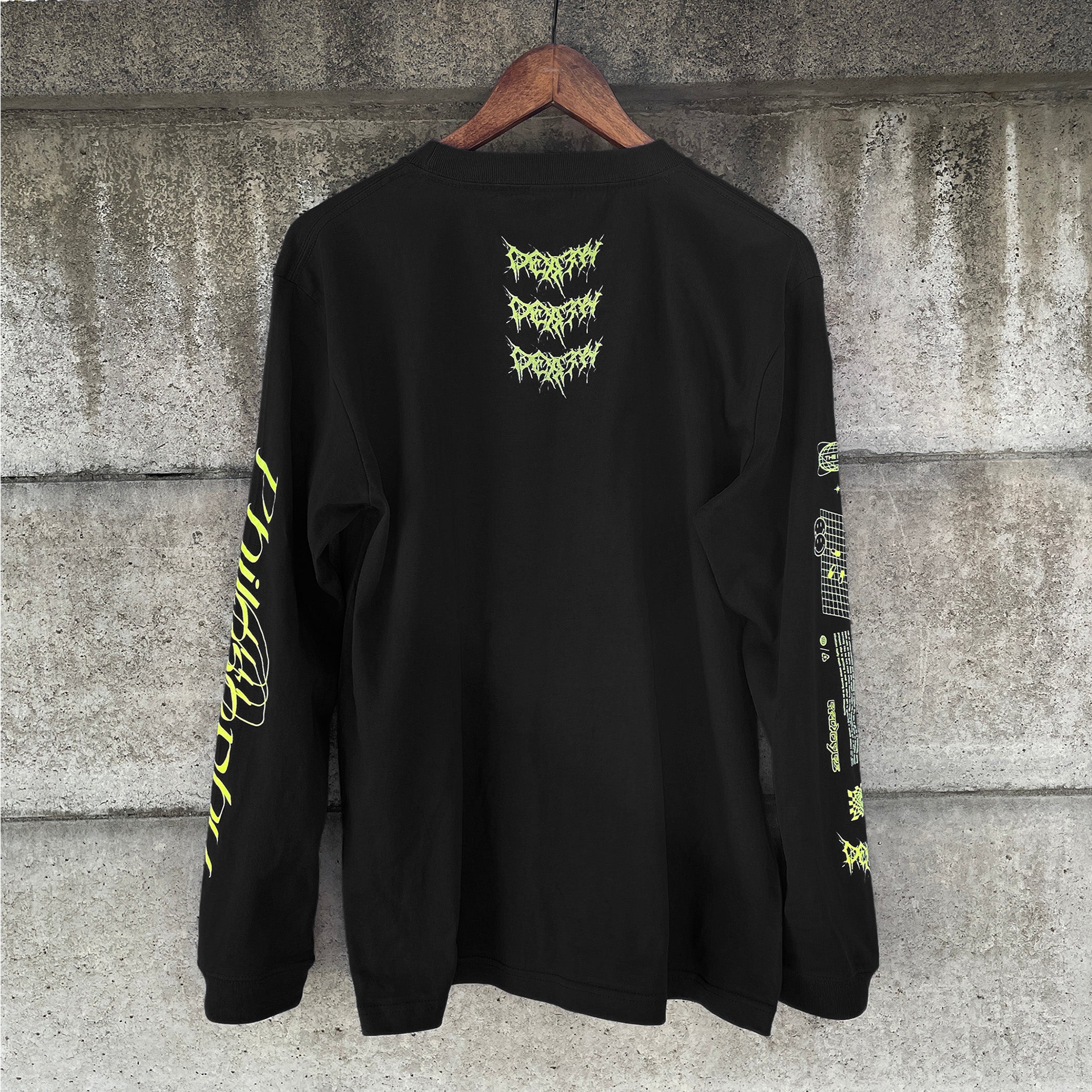 【完売品】DROPDEAD ロンT ハロウィン bone print AU60 完売品】DROPDEAD ロンT ハロウィン bone print AU60（2025年